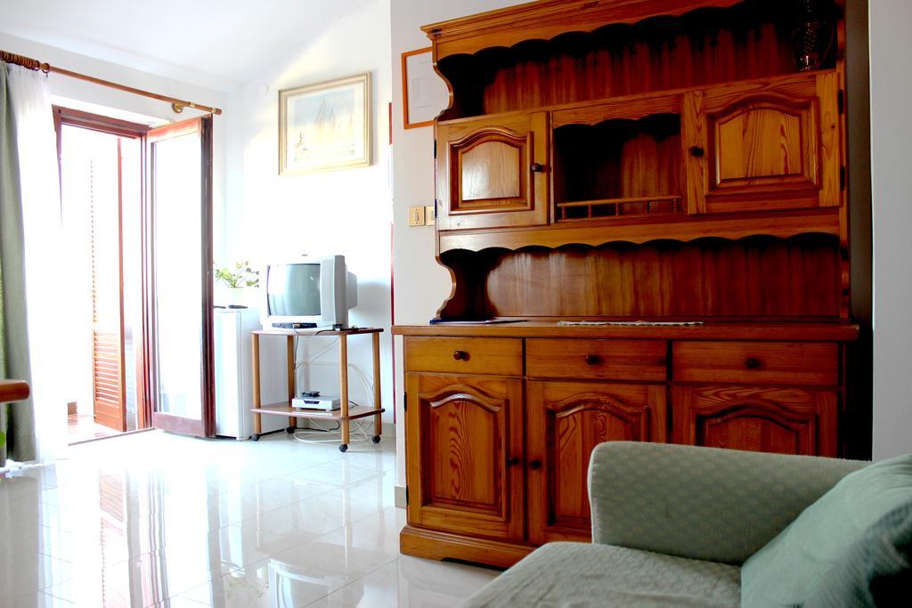 Apartments Cavae Romanae เมดูลิน ภายนอก รูปภาพ